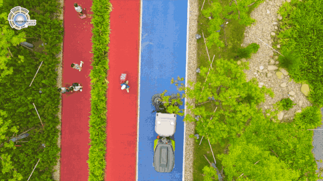 前方高能！无人驾驶清扫车亮相滴水湖畔，你看到了吗？