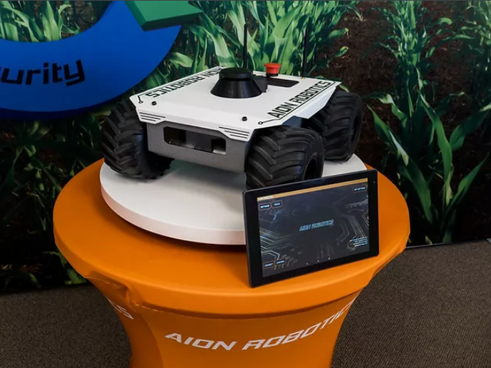 AION ROBOTICS：R1