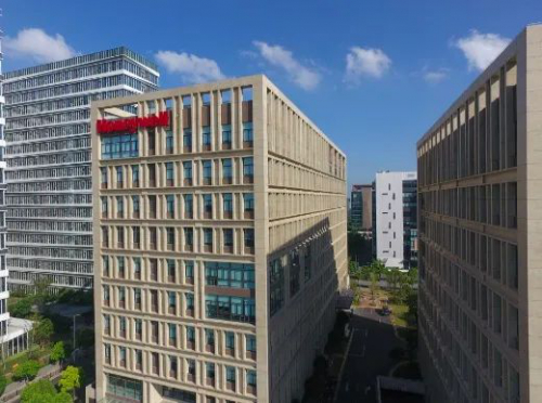 “最老牌工业企业”拍了拍“老字号蝴蝶”，携手推进智能制造升级