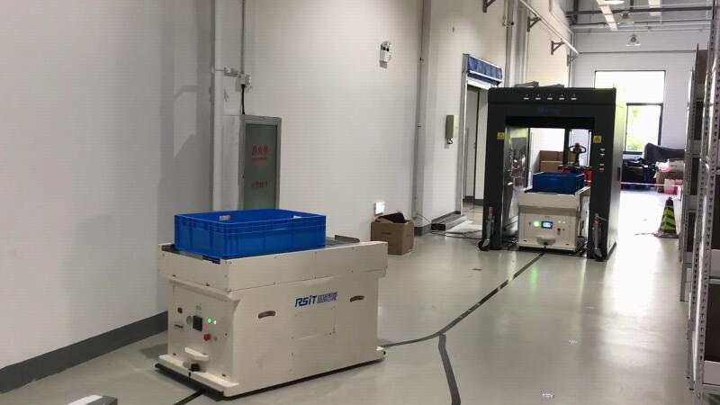 背负托盘式AGV_中国AGV网(www.chinaagv.com) 背负托盘式AGV_中国AGV网(www.chinaagv.com)