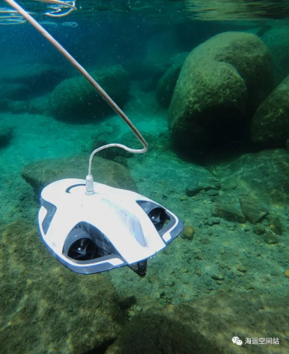 国内首台水下智能清洗机器人在青岛港投入商用