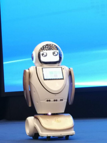 张掖“小嘉宾”兰州上台发言，会场的人都伸长了脖子……