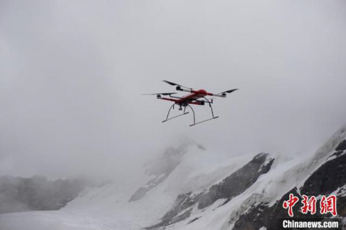 中国研制“云雀”飞行机器人 实现首次高海拔环境科考