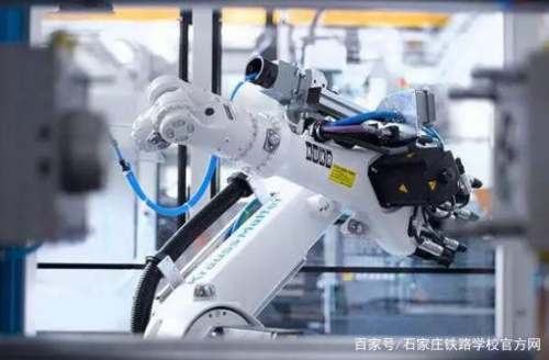 「石铁微课堂」智领未来——工业机器人技术应用专业