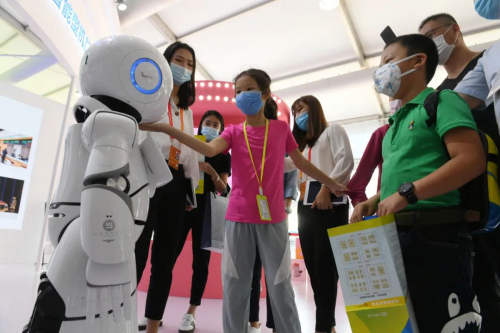 经济日报：肩负起历史赋予的科技创新重任