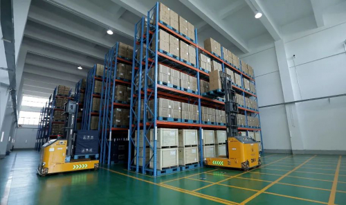 AGV小车在智能仓储系统方案的应用效果