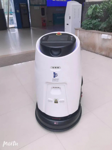 龙江医院引进AI清洁机器人啦！