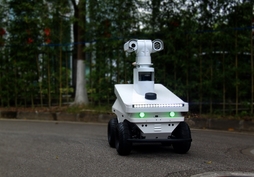 广电智能  安防巡逻机器人“阿玛卡”