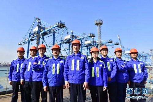 中国智慧港口的“拓荒人”——记山东港口青岛港连钢创新团队