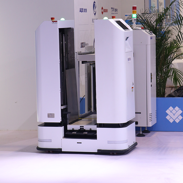 SMT上下料机器人_中国AGV网(www.chinaagv.com) SMT上下料机器人_中国AGV网(www.chinaagv.com)