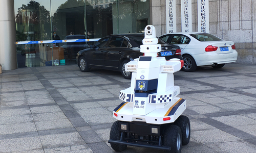5G安防机器人助力科学精准防疫 