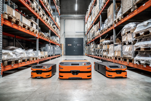 SafeLog推出了可以单独操作或“成群”操作的仓库机器人