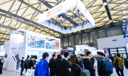 迦智科技2021年度新品复合移动作业机器人发布，快来Get!