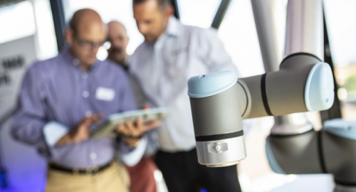 丹麦Universal机器人为西门子开发口译员