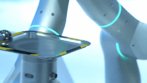 像人一样“手眼配合”工作，新一代智能机器人亮相上海展会