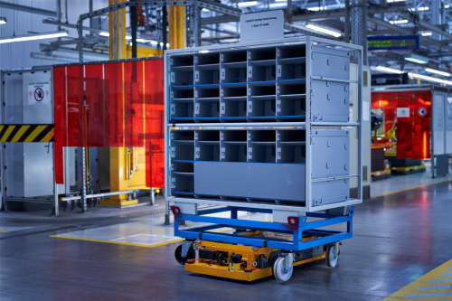 外媒：宝马IW自主机器人的验证正在挑战AMR领域