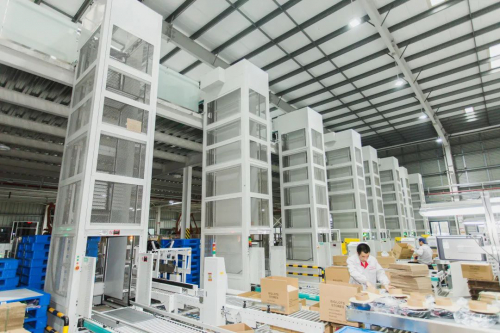 德马垂直输送家族齐上阵，按需构建灵活的3D跨楼层解决方案
