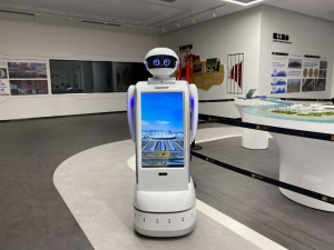 小笨亮相珠海口岸 智慧盘活港珠澳