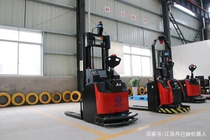 图片  "十四五"规划纲要草案将建设数字中国作为独立篇章，意味着中国将把数字经济的转型升级作为未来10年的关键机会窗口，数字经济将成为整个中国经济转型的核心部件；而数字化转型更是各