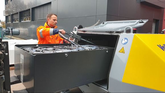 两用机器人VLEX-新型两用车辆_中国AGV网(www.chinaagv.com) 两用机器人VLEX-新型两用车辆_中国AGV网(www.chinaagv.com)