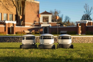 送货机器人正在占领大学校园