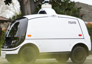 Nuro R2自动驾驶汽车