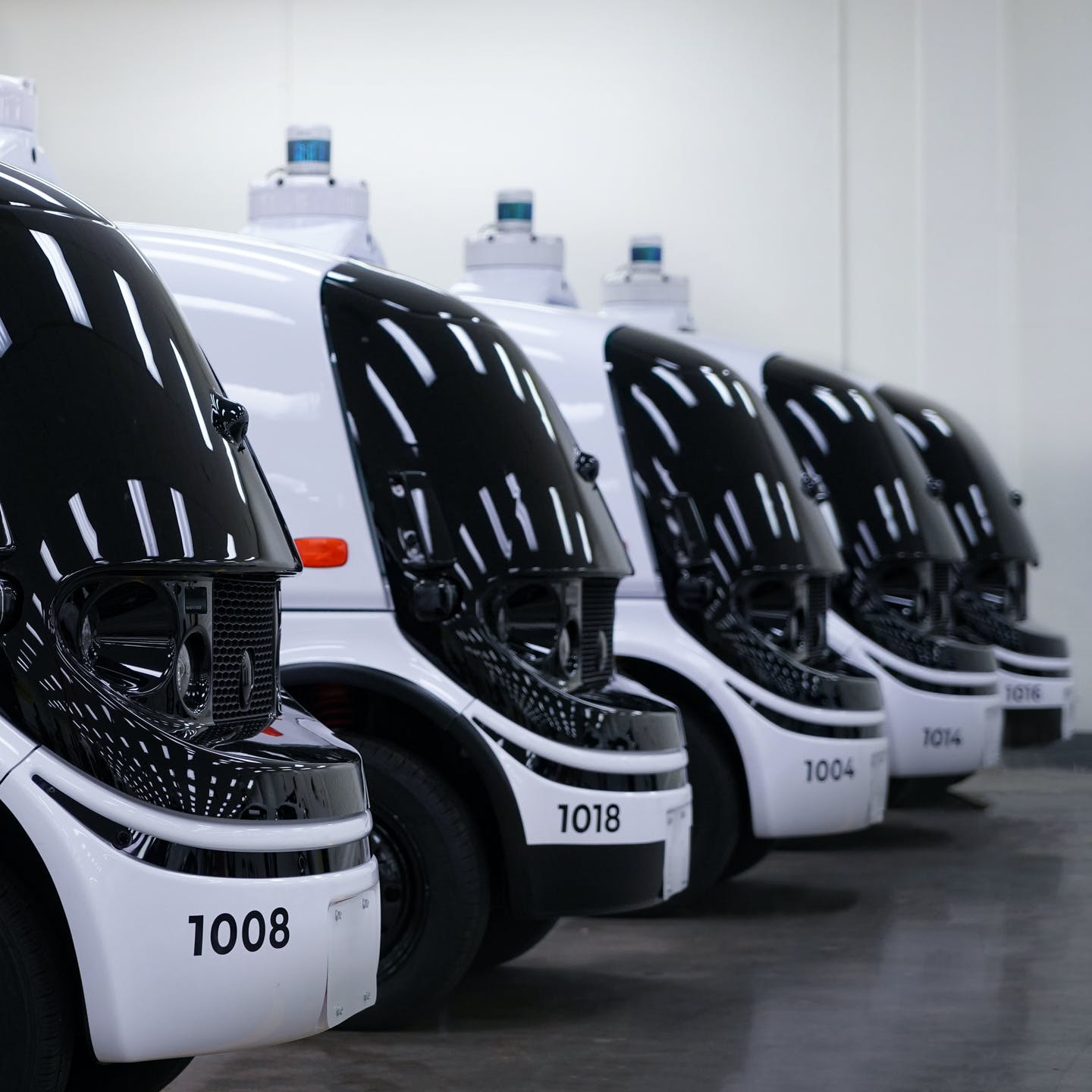 Nuro R2自动驾驶汽车_中国AGV网(www.chinaagv.com) Nuro R2自动驾驶汽车_中国AGV网(www.chinaagv.com)