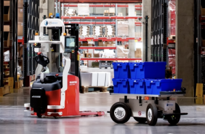 曼尼通集团携手Rhenus和Effidence联合打造自主移动堆垛机机器人