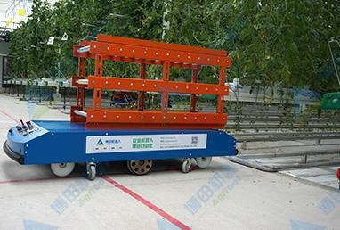 轨道式农业运输机器人_中国AGV网(www.chinaagv.com)