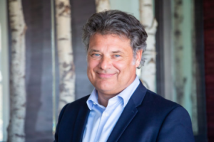 Sileane 首席执行官 Henry 指出：“智能视觉系统已与工业机器人密不可分”