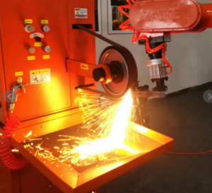 载科羊角锤打磨抛光