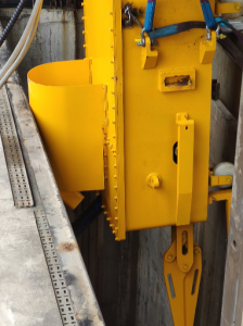 赛智新创  细格栅杂物清理机器人