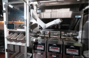 White Castle 在 100 个地点安装 Flippy 2 油炸机器人