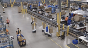 2021 年出货量超过 100,000 台移动机器人