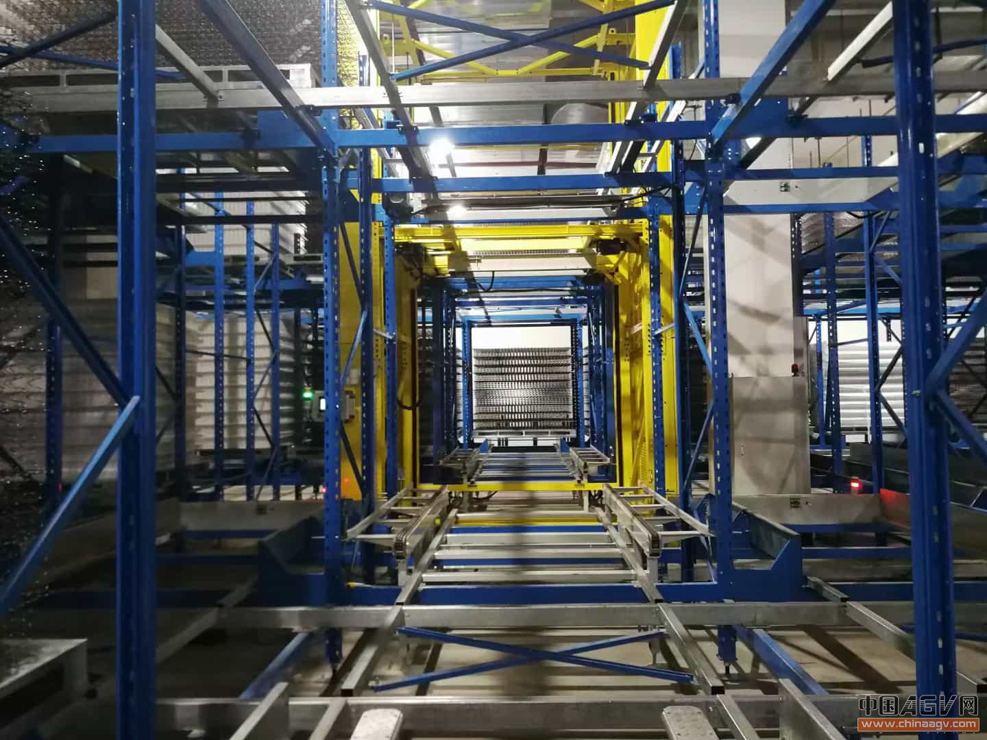 四向穿梭车立体仓库 密集型自动化货架立体库_中国AGV网(www.chinaagv.com) 四向穿梭车立体仓库 密集型自动化货架立体库_中国AGV网(www.chinaagv.com)