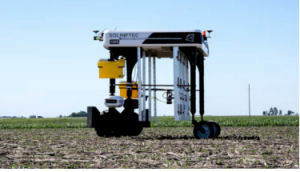 每天能够管理40.5公顷的农田，自主太阳能农业除草机器人