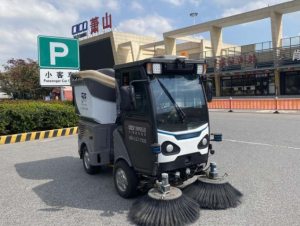 深兰产品图谱 | 自动驾驶、贴边清扫、自动倾倒垃圾，熊猫扫路王让城市保洁“永不疲劳”