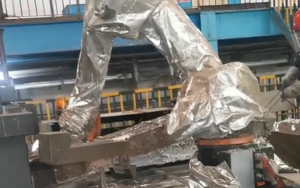 智能扒渣机器⼈