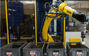 亚马逊推动仓库自动化