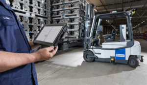 自动驾驶叉车访问数据云，宝马集团与德国慕尼黑工业大学研究项目 "云中机器人"