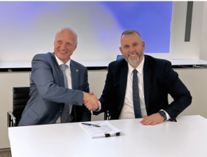 希腊阳光集团收购Triathlon进军AGV和叉车行业，巨额交易改变了工业电池的格局