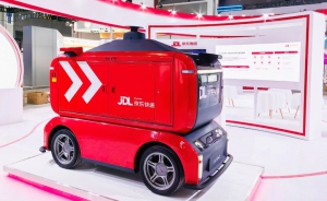 智能快递车亮相首届数贸会，京东物流无人配送覆盖8大场景