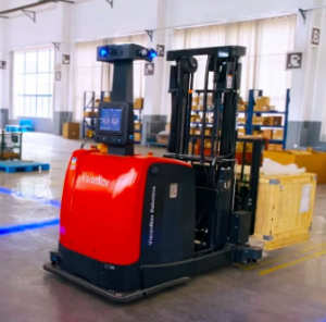 工序衔接更紧凑，未来机器人助力知名装备制造工厂物流高效运转