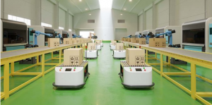 AGV 或输送机——您应该选择哪个系统？