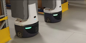 投资 AGV 还是 AMR？工程夹层地板提高实施成功率的 6 种方式