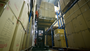 让床垫流转更绿色更高效｜林德叉车助力梦百合家居开启0压睡眠新时代