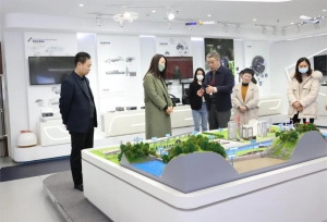 上海嘉定区经委领导葛嫣妍一行莅临司南导航参观指导