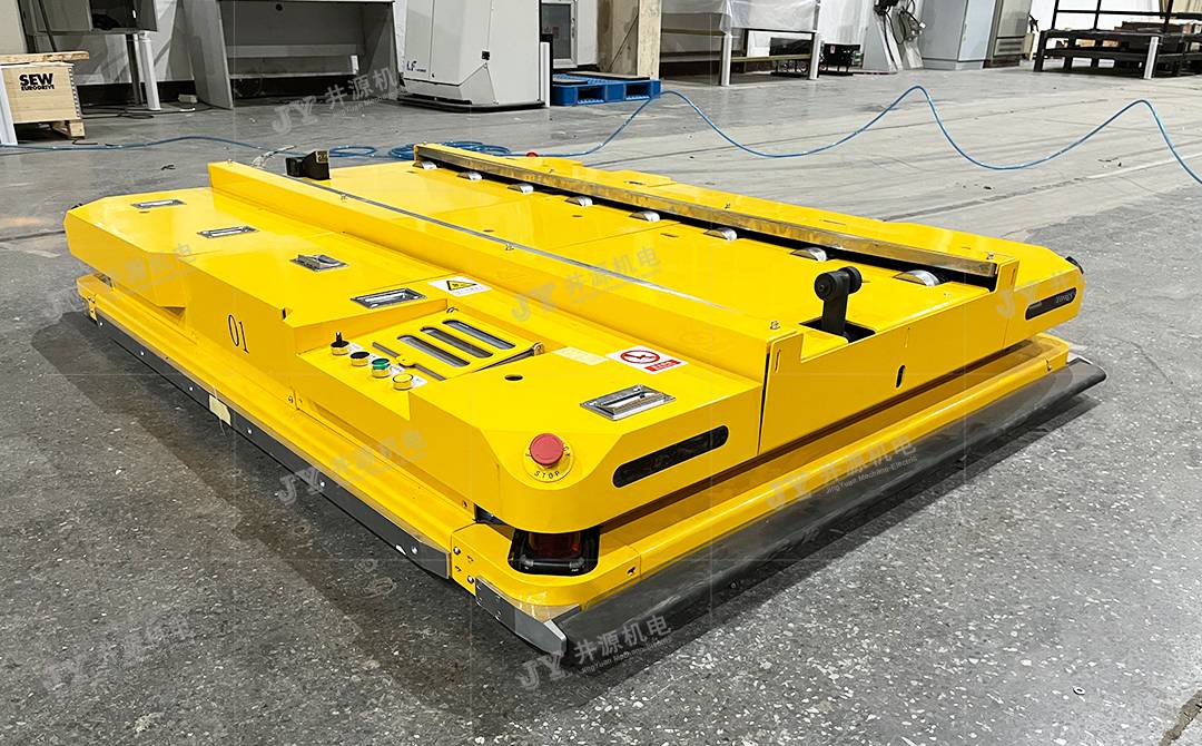 SLAM激光导引双向辊道型AGV_中国AGV网(www.chinaagv.com) SLAM激光导引双向辊道型AGV_中国AGV网(www.chinaagv.com)