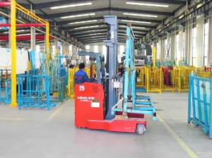 MiMA全向叉车助力门窗行业客户 解决长物料仓储转运难题