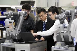 案例 | MiR AMR 助力 Innolux 群创光电实现产线物流自动化